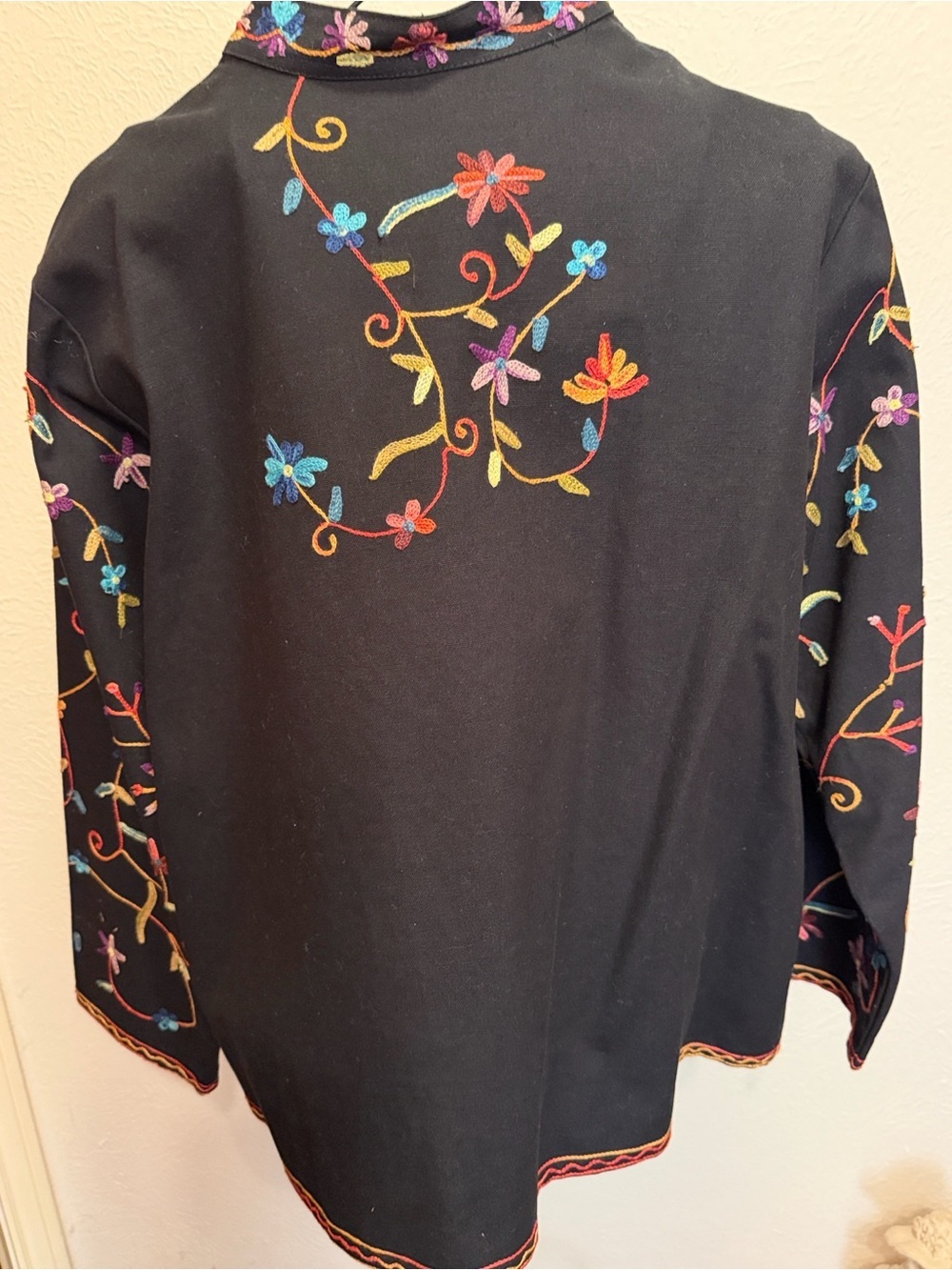 🌺🌺🌺BOGOHO🌺🌺🌺BFA Black Embroidered Floral Button-Up Shacket - 2X - Picture 9 of 10